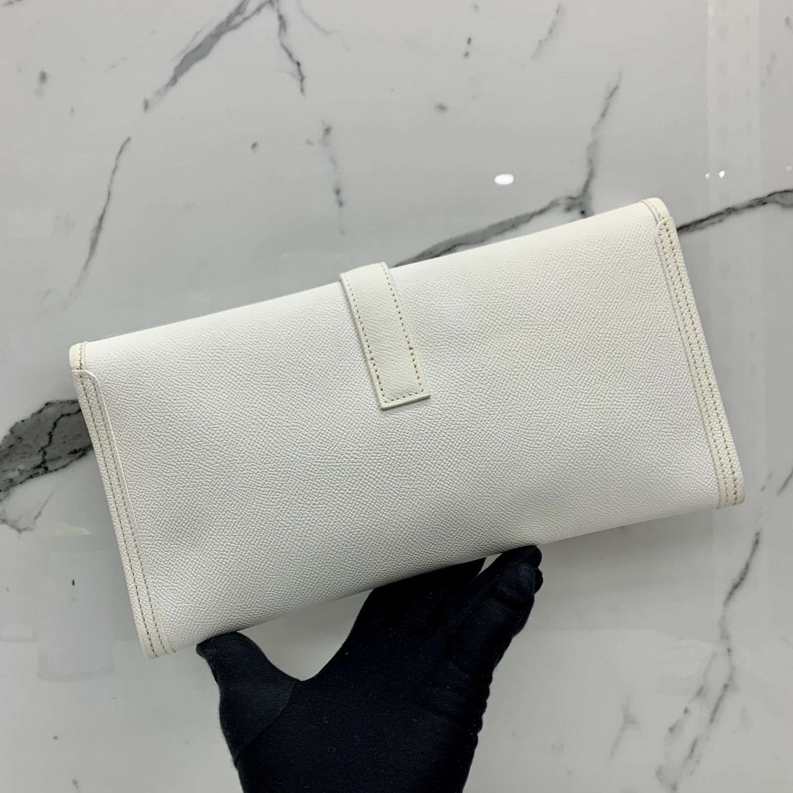 Hermes sales white clutch