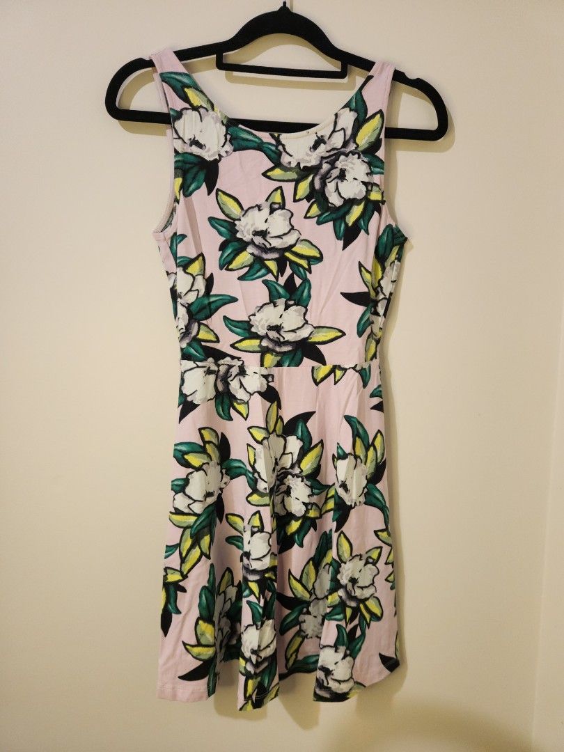 H M Divided Floral Dress Women s Fashion Clothes on Carousell