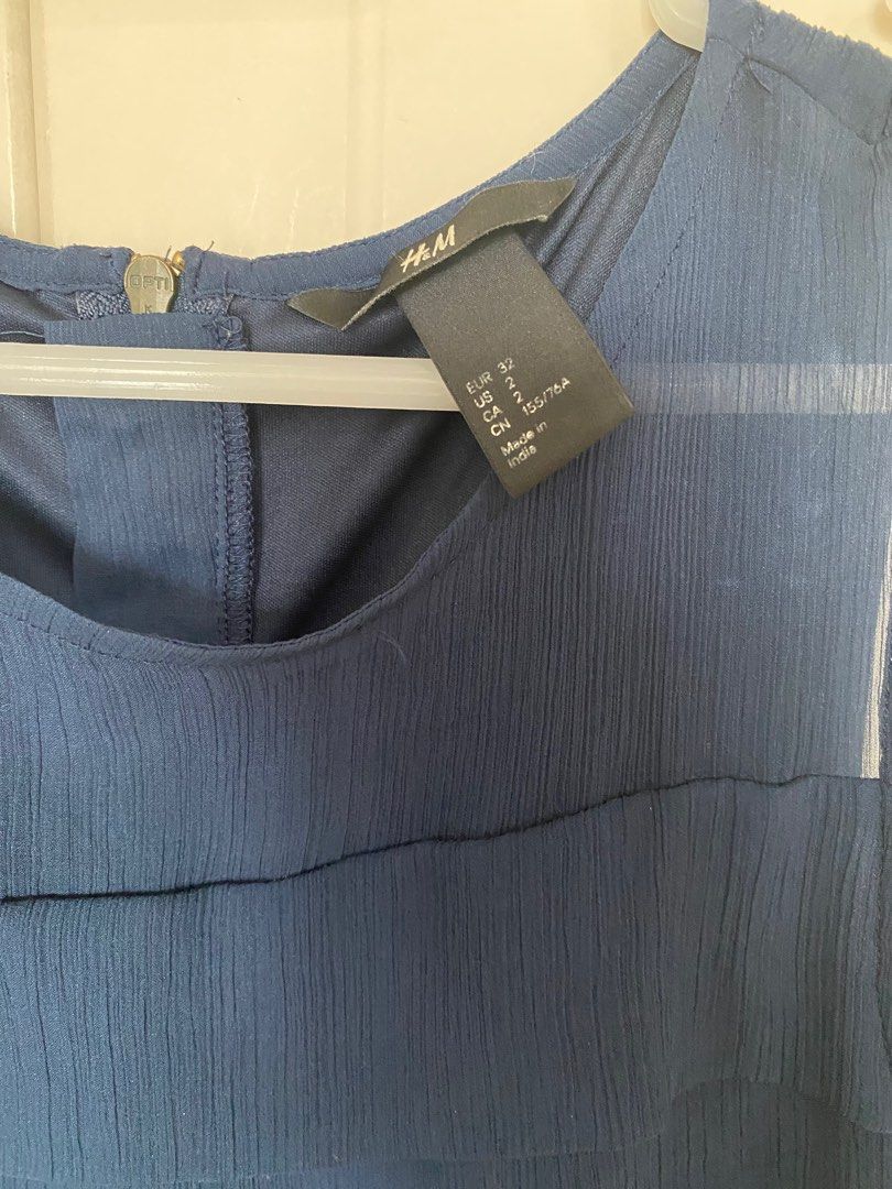 H&M Dress (Category: Dresses) located in Quezon City. Submitted by inxshop (Listing ID 1251757995, Image 2). Description: H&am dress Navy/Dark blue Soft chiffon fabric Will fit XS to S frames .