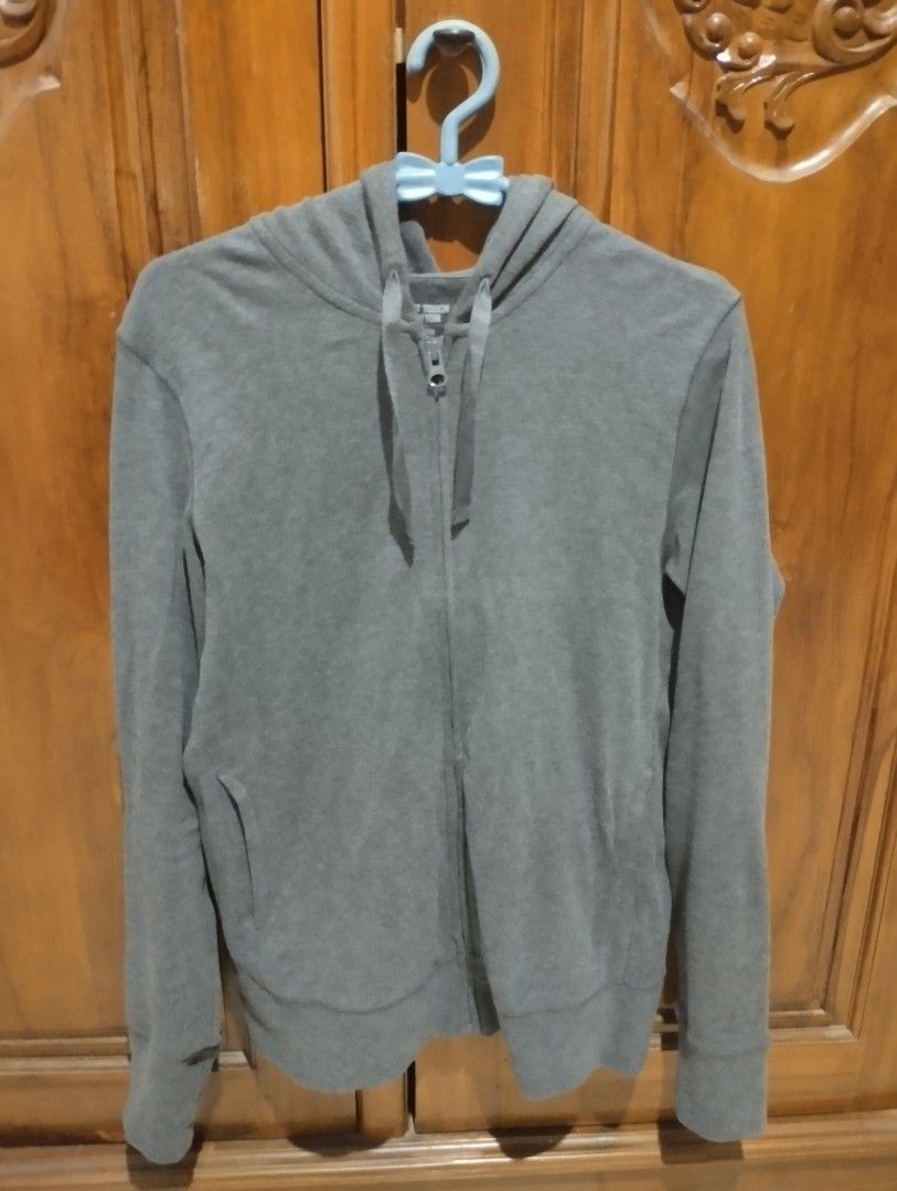 Hoodie Uniqlo Bahan Soft Cotton