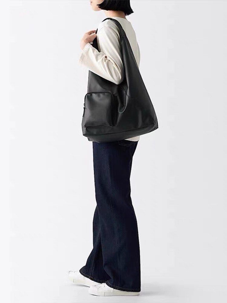 Margiela hot sale triangle bag