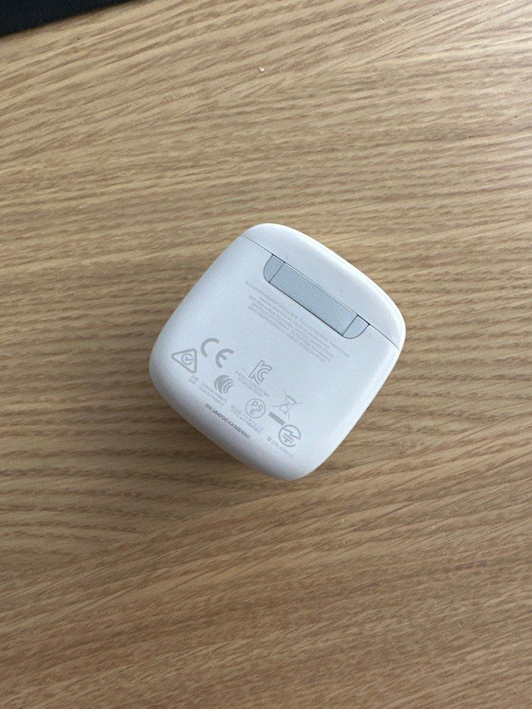 Jbl 225 hotsell tws vs airpods