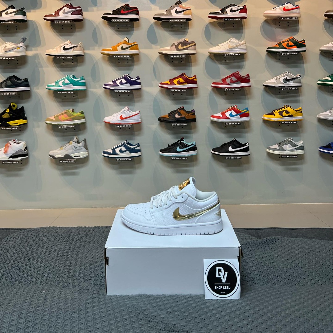 metallic jordan 1 low