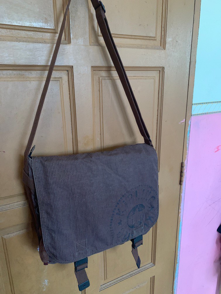Kipling messenger bag, Men's Fashion, Bags, Sling Bags on Carousell