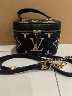 Louis Vuitton Menilmontant pm, Women's Fashion, Bags & Wallets, Cross-body  Bags on Carousell