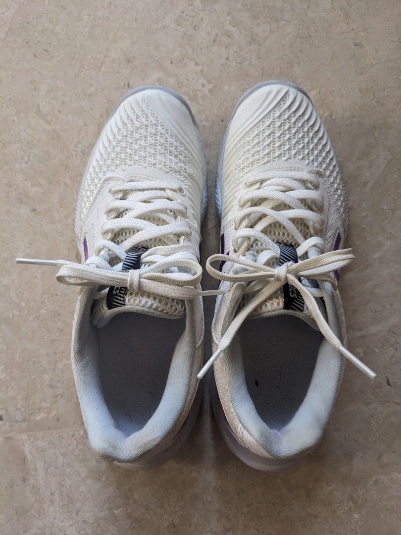 Girls white asics discount