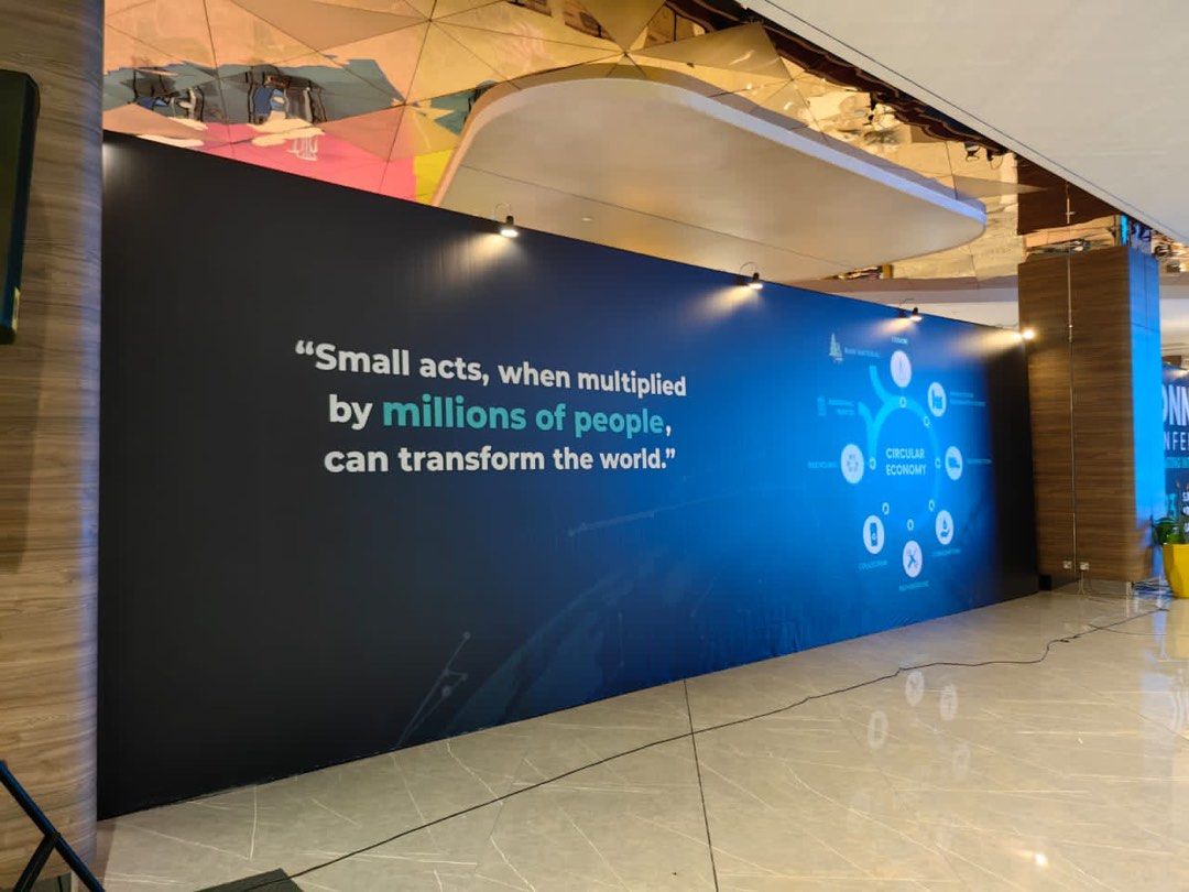 LARGE FORMAT PRINTING / COMMERCIAL STICKER / STICKER INSTALLATION