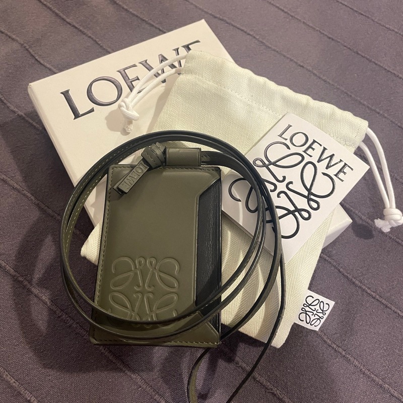 Loewe 識別證套 discount