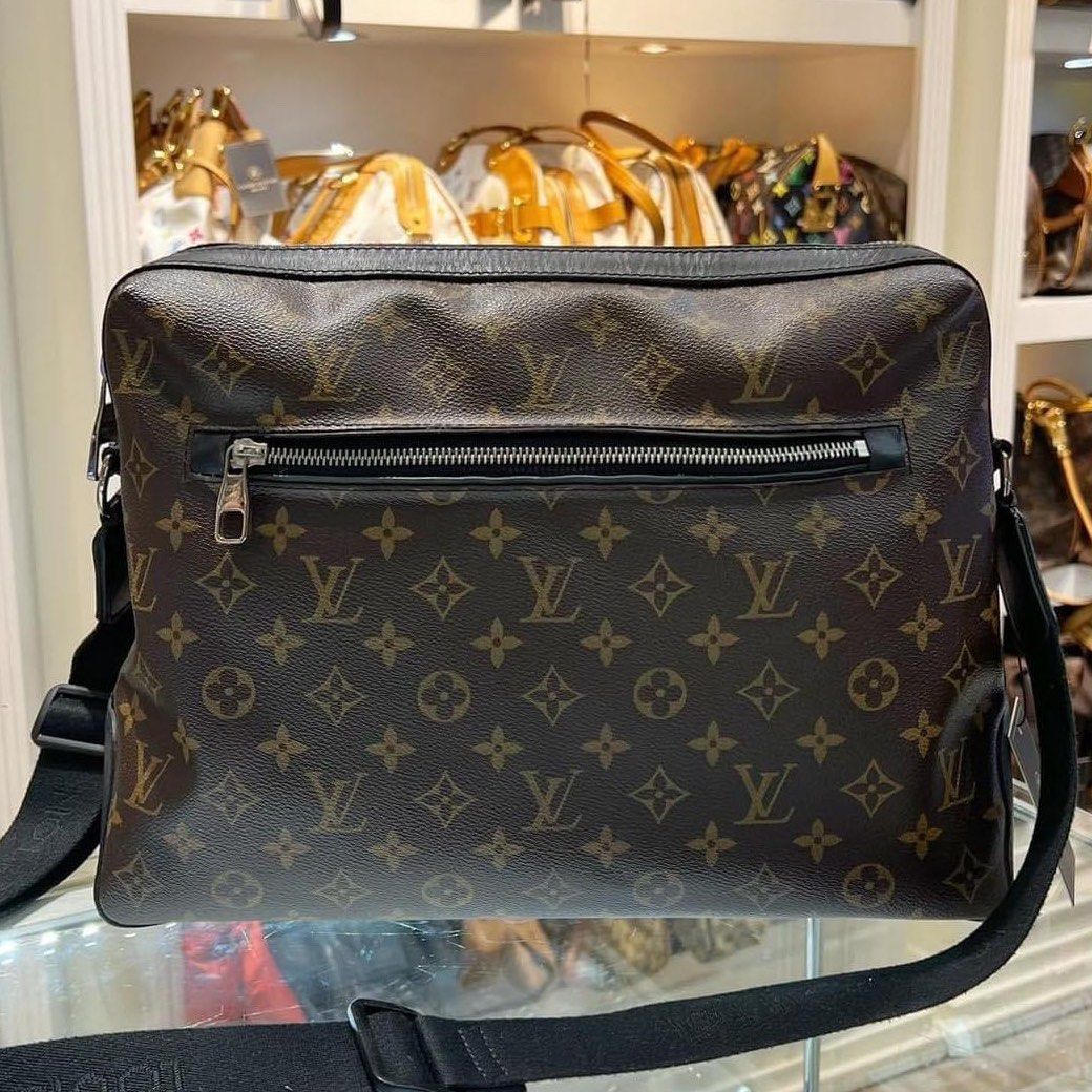 Louis Vuitton Damier Ebene Reporter Bag, Luxury, Bags & Wallets on Carousell
