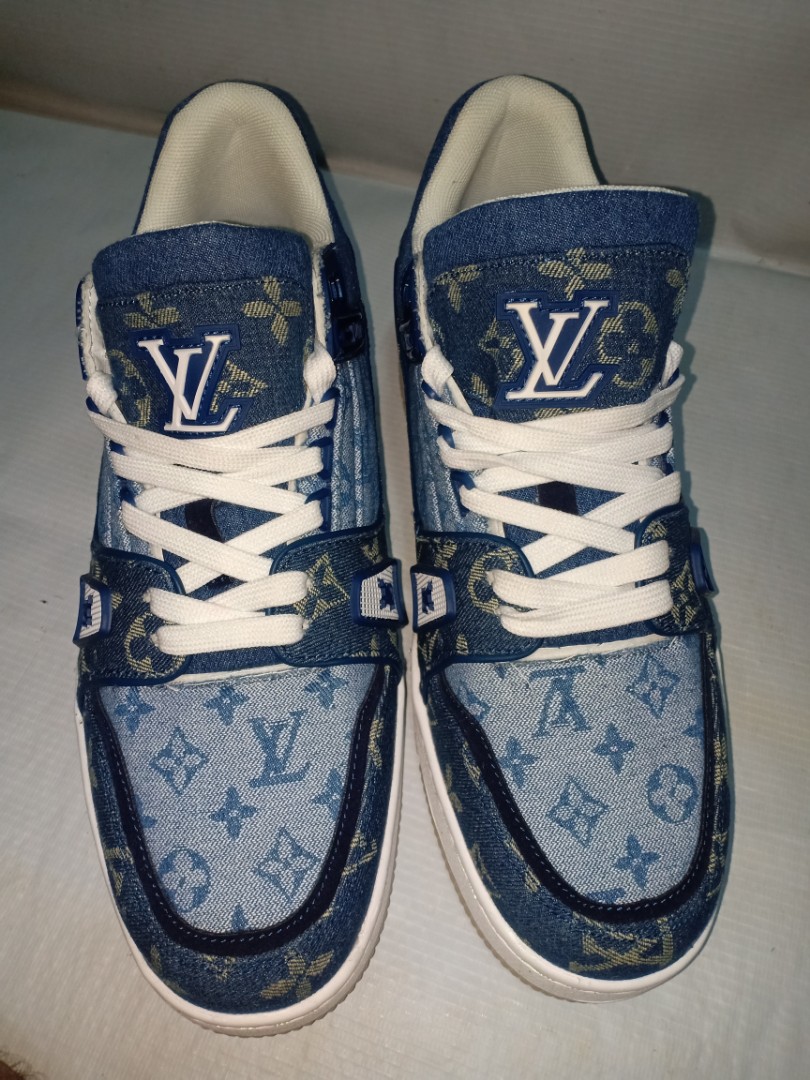 Louis Vuitton LV Trainer Sneaker Blue. Size 04.0