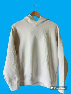 (Category: ) located in . Submitted by bundleuniqlo4all (Listing ID 1251700743, Image 1). Description: .