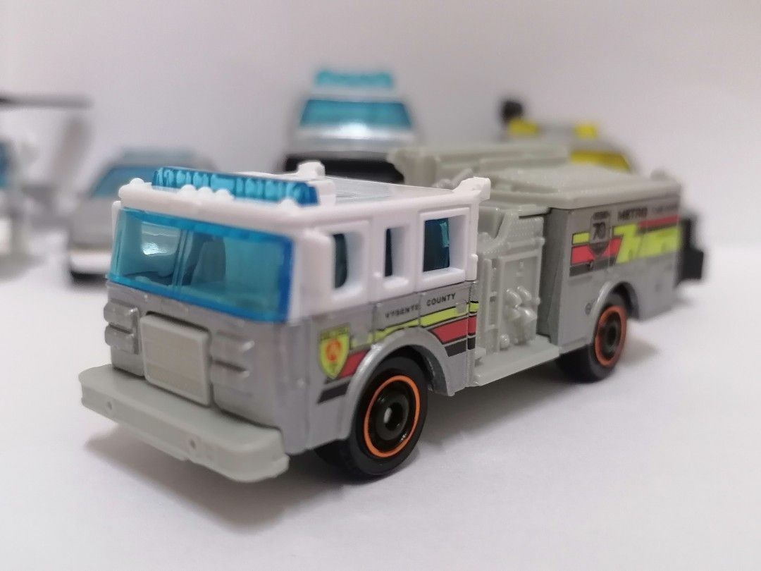 Matchbox 2023 5-Pack: MBX City Drivers II (HKY24) Pierce Arrow XT