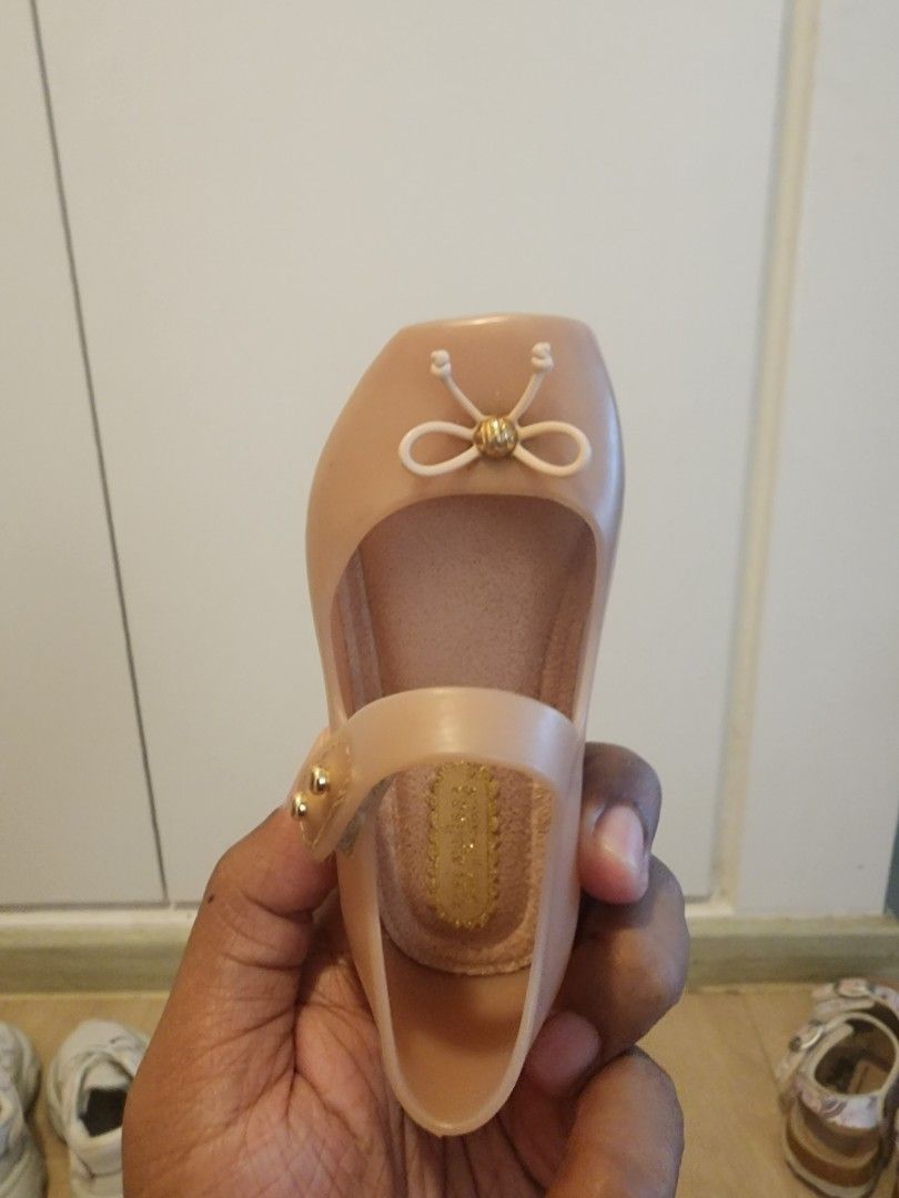 Mini melissa shoes size 1 discount