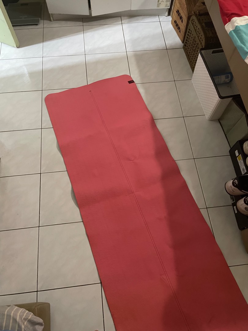 Nike exercise mat, Sports Equipment, Exercise & Fitness, Exercise Mats