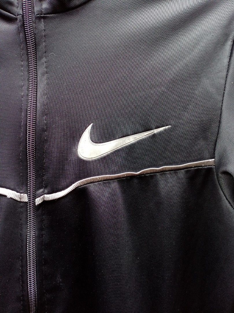 Nike jacket Men s Fashion Coats Jackets and Outerwear on Carousell