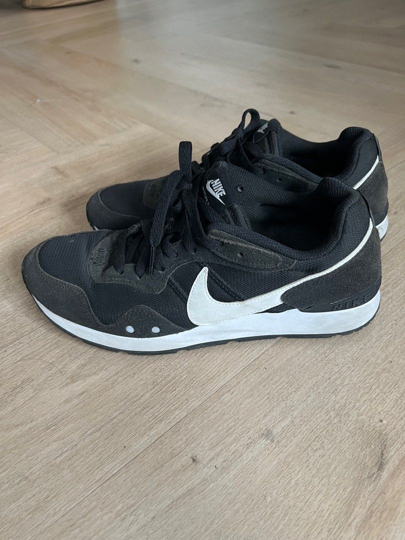 Nike Venture Runner