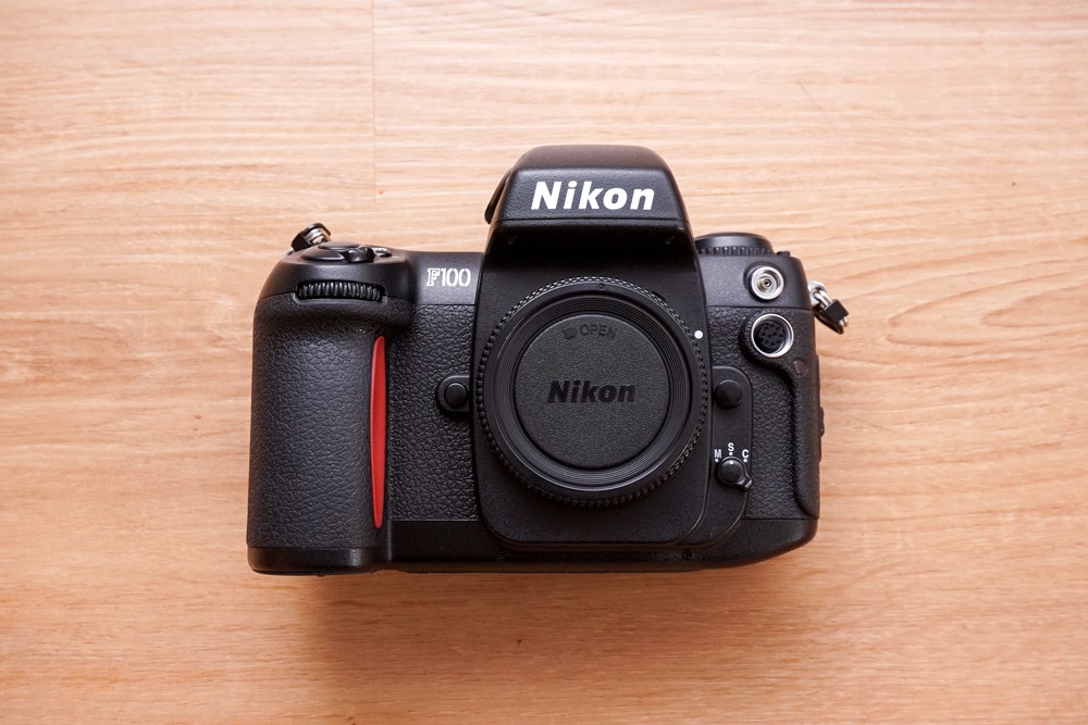 Nikon F100 ボディ - フィルムカメラ