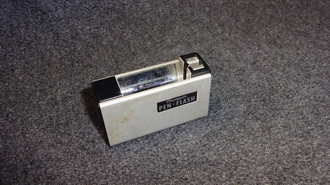 Olympus Pen-Flash manual camera flash (Category: Flashes) located in Paranaque City. Submitted by kutoi.ancheta (Listing ID 1251803125, Image 3). Description: Olympus Pen-Flash manual camera flash ₱2000 Condition: untested! Compatibility is your responsibility! For display or collection purposes etc! As is only! Defects included! No warranties! Not for the meticulous and sensitive! Sure buyers only! pm for inquiries. #olympusfilmcamera #olympusvi