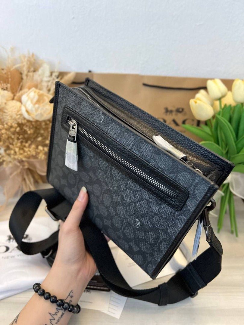 Coach crossbody clearance clutch outlet