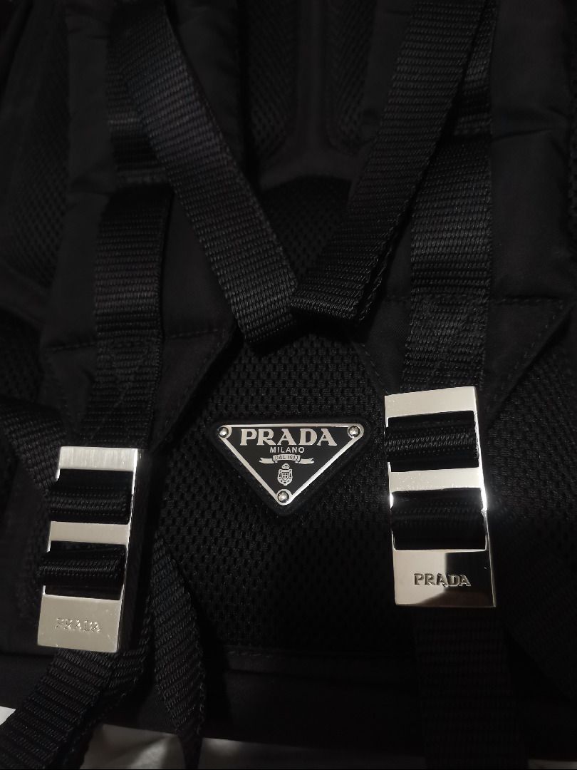 新淨Prada Tessuto Nylon backpack 尼龍背包, 男裝, 袋, 背包- Carousell