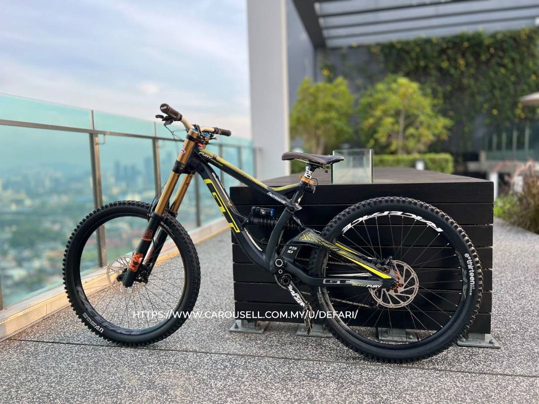 Basikal downhill shop
