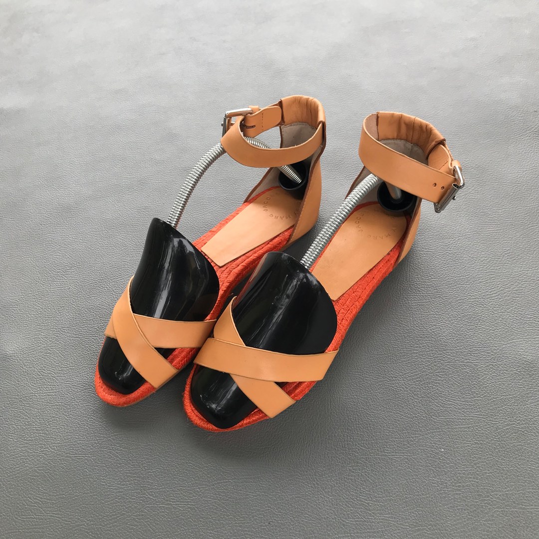 Ready sandal marc jacobs size 38 Fesyen Wanita Sepatu di Carousell