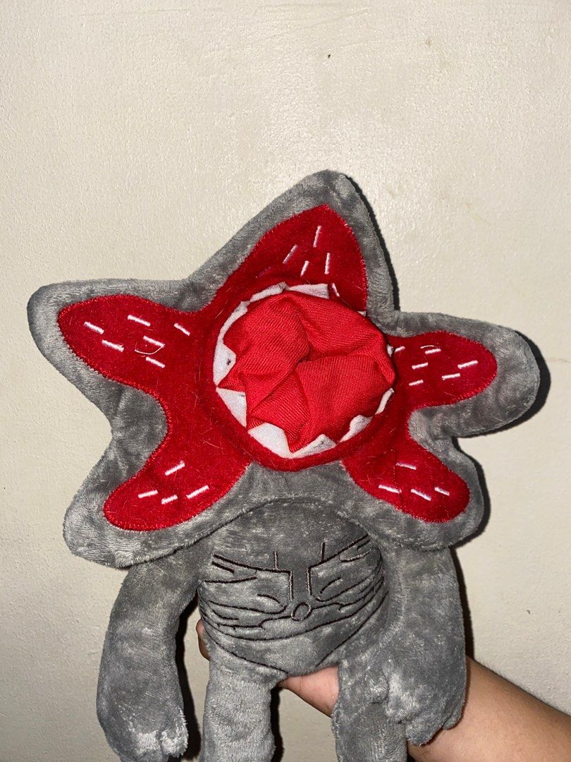 Stranger Things Demogorgons Plush Doll (Category: Plushies & Soft Toys) located in Valenzuela. Submitted by ak4447 (Listing ID 1251797466, Image 2). Description: Stranger Things Demogorgons Plush Doll Cut Etiketa.
