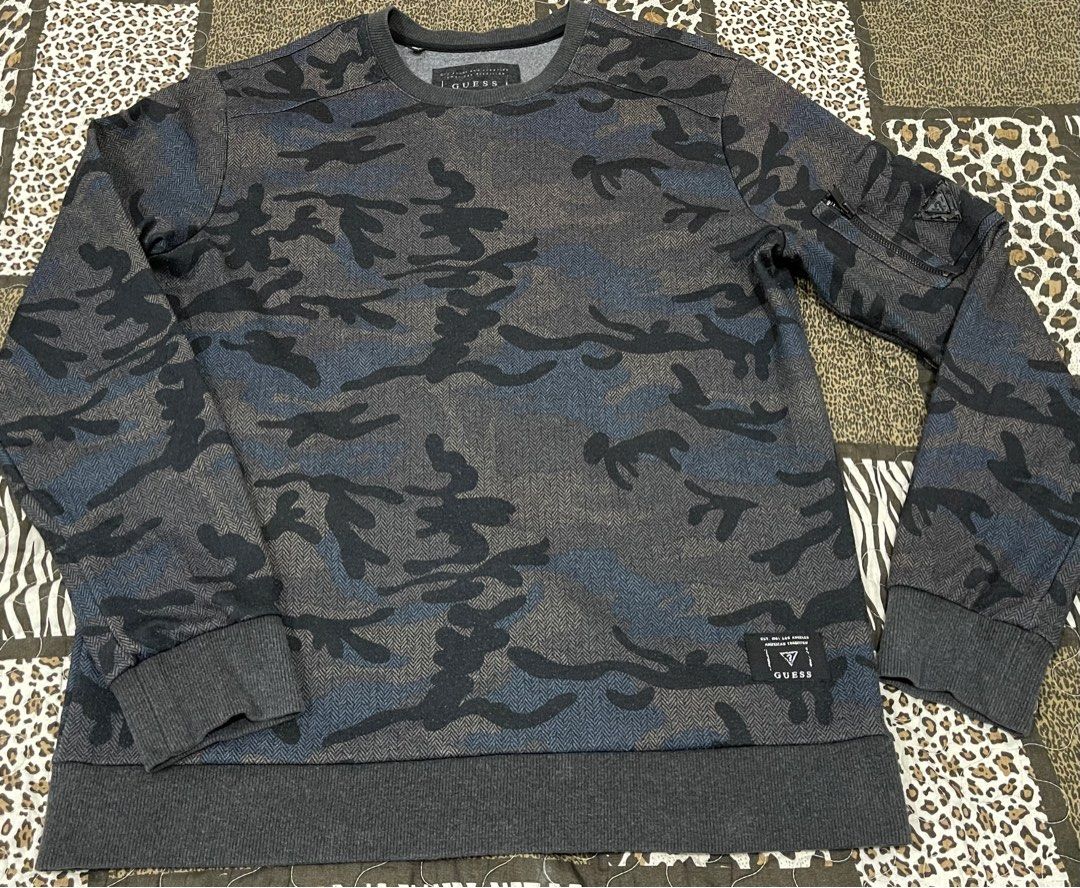 Sweatshirt GUESS camo sais L Men s Fashion Coats Jackets and