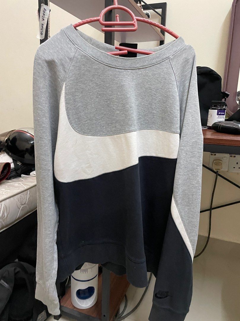 Pull nike online swoosh gris