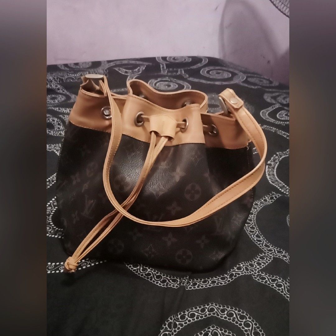 Tas LV mini, Fesyen Wanita, Tas & Dompet di Carousell