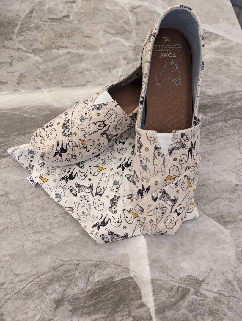 Dog print 2025 toms