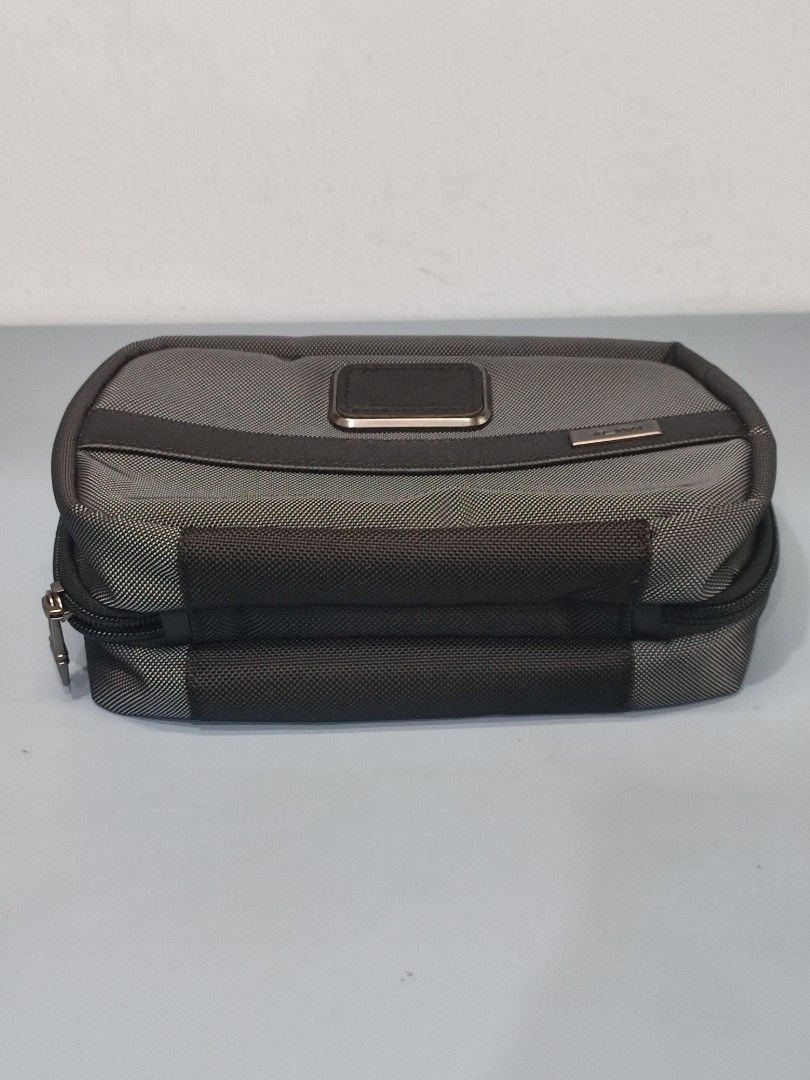 Tumi alpha sales 2 travel kit
