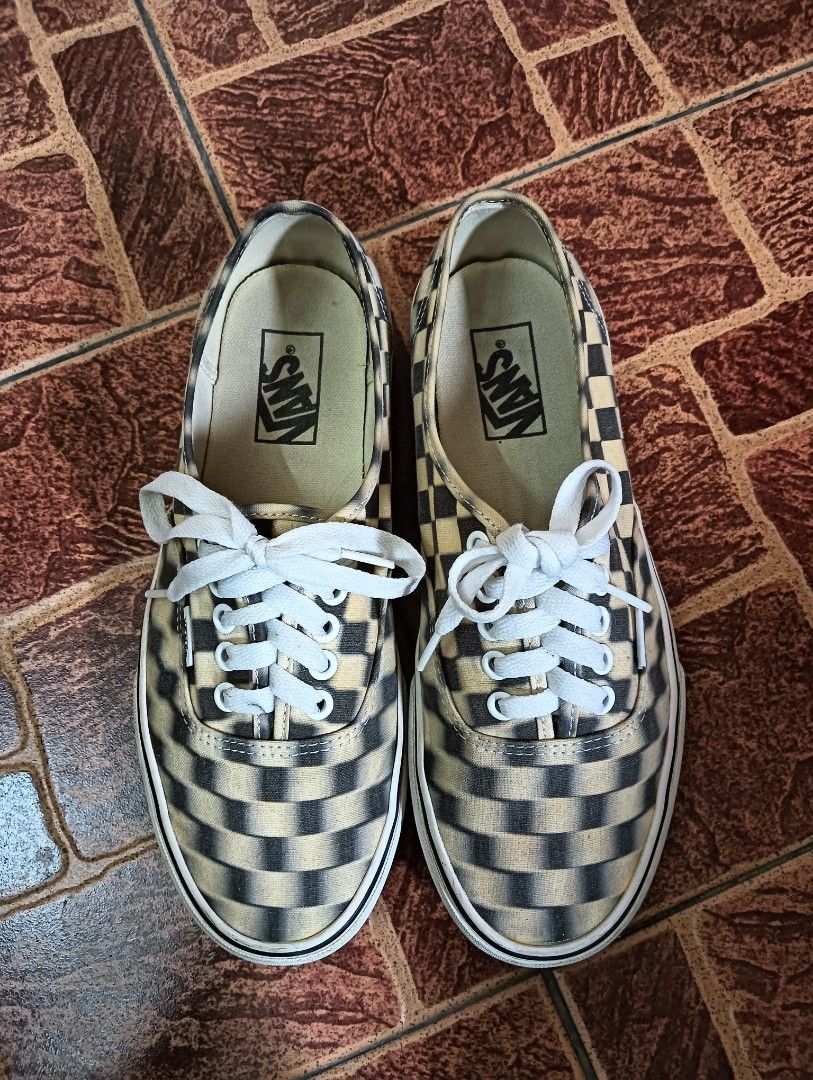 Vans hotsell checkered blurry