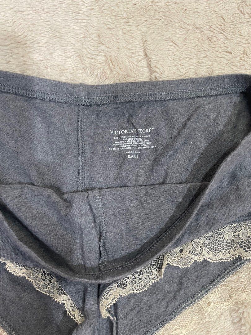 Victoria secret shorts (Category: Shorts) located in Pasig City. Submitted by ms.collect (Listing ID 1251703131, Image 3). Description: No flaw Original .