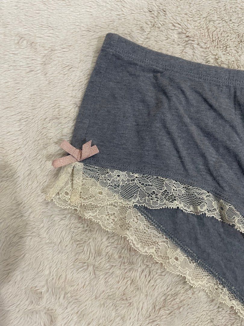 Victoria secret shorts (Category: Shorts) located in Pasig City. Submitted by ms.collect (Listing ID 1251703131, Image 2). Description: No flaw Original .
