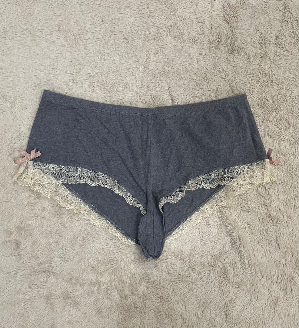 Victoria secret shorts (Category: Shorts) located in Pasig City. Submitted by ms.collect (Listing ID 1251703131, Image 1). Description: No flaw Original .