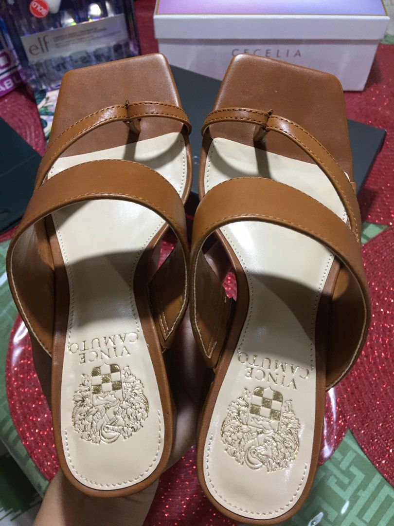 VINCE CAMUTO SANDALS SIZE 6