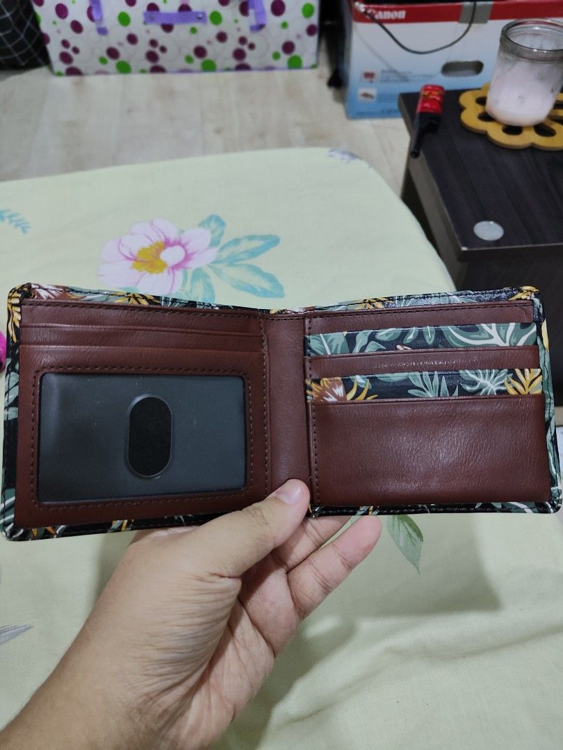 Buy Woodland Wallets Online In India At Lowest Prices | Tata CLiQ