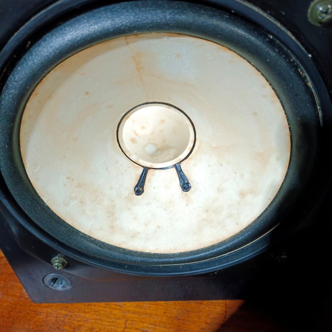 Yamaha NS 10m (Category: Soundbars, Speakers & Amplifiers) located in Caloocan City. Submitted by guitara1822 (Listing ID 1251399197, Image 2). Description: 2-Way, 2-Speaker, Airtight Type, Bookshelf Type Units Used For low band : 18 cm cone type For high-pass : 3.5 cm dome type Playback frequency band 60 Hz to 20 kHz Crossover frequency 2 kHz, 12dB/oct. Impedance 8 Ω Output sound pressure level 90dB/W/m Rated input 25W Max Input 50W External dim