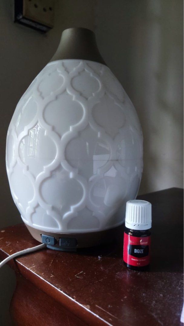 Young living humidifiers and essential oils YL copaiba, spearmint