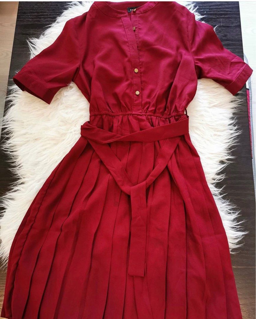 Zalora Maroon midi dress Women s Fashion Dresses Sets Dresses on Carousell