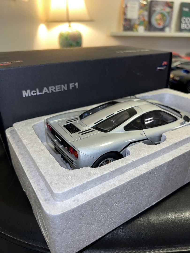 1/18 Autoart Signature McLaren F1 Magnesium Silver 76001, Hobbies & Toys,  Toys & Games on Carousell