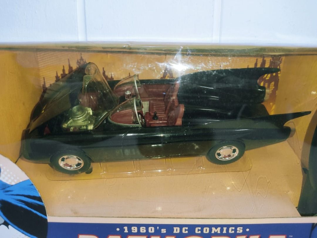 2004 CORGI BATMAN 1960s BATMOBILE 1/24 SCALE DIECAST WITH BAT ...