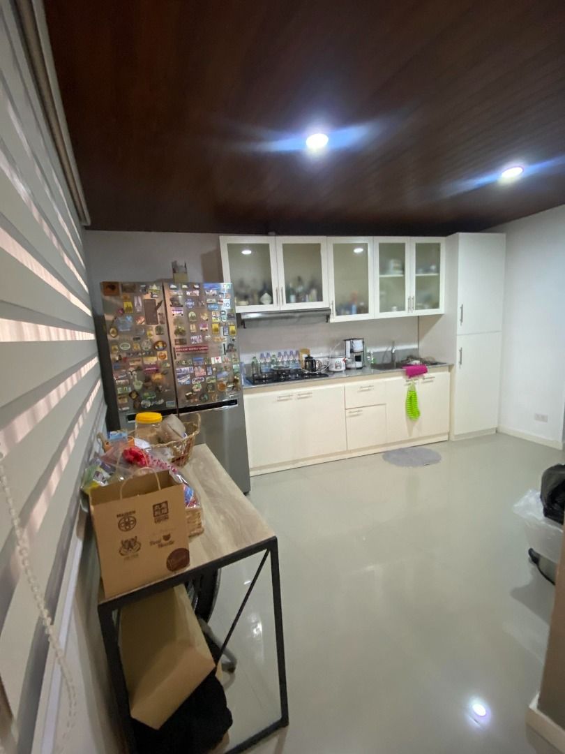 2 Storey PreOwned House & Lot for SALE in Brookside Hills Subd, Cainta