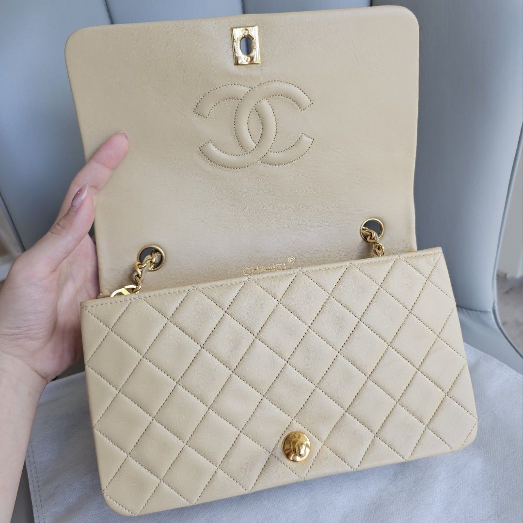Chanel Classic Medium Flap 20C Ivory Light Beige Quilted Caviar with light  gold hardware