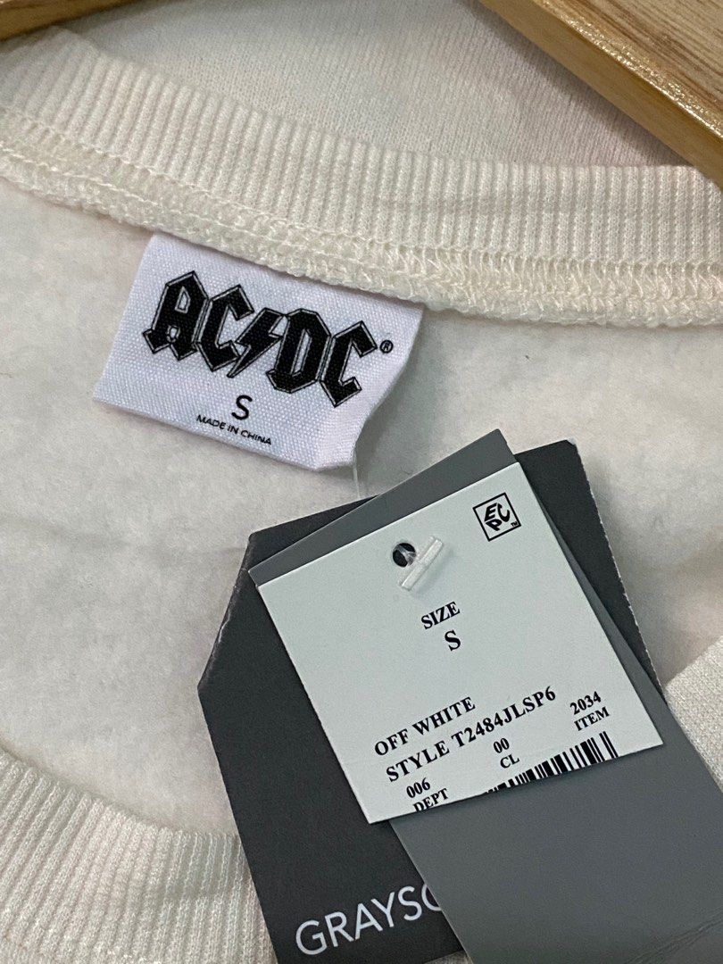 ACDC Cropped Crewneck, Women's Fashion, Tops, Longsleeves on Carousell