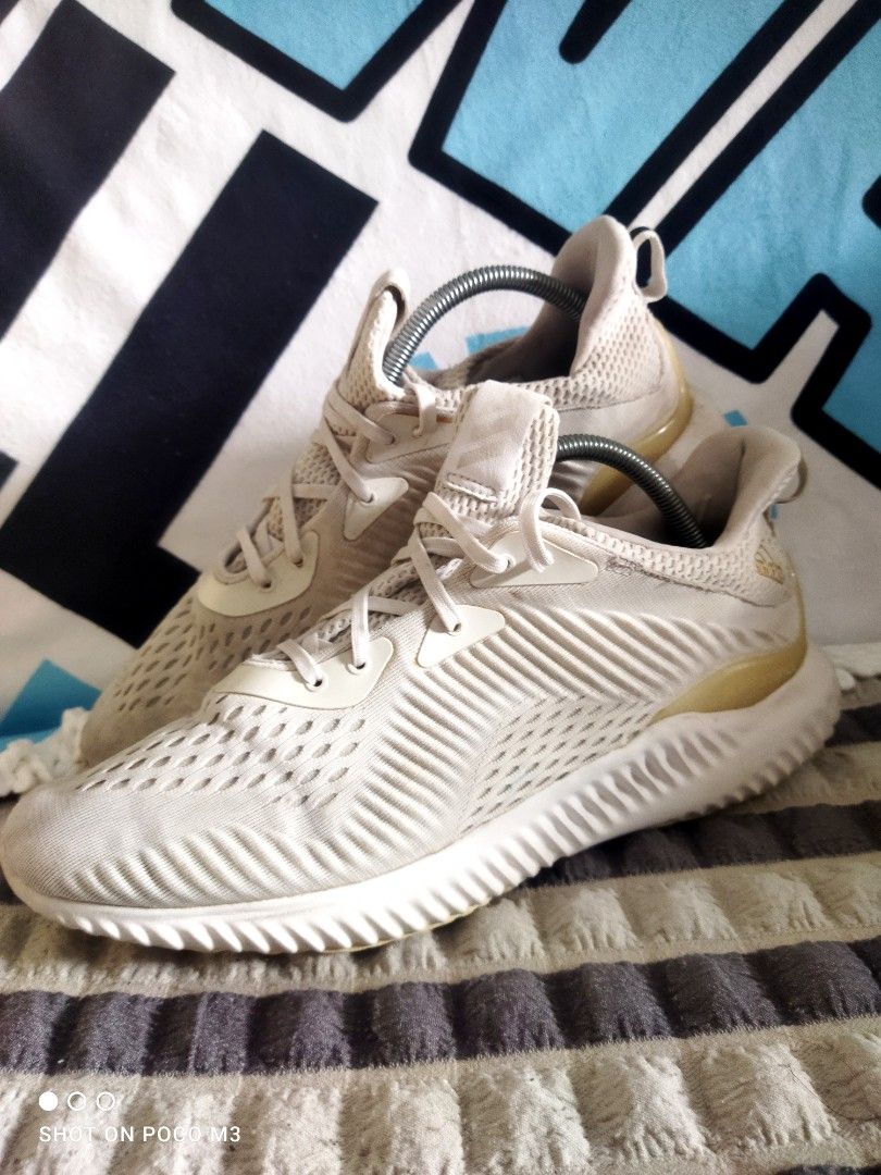 Adidas alphabounce em white, Fesyen Pria, Sepatu , Sneakers di Carousell