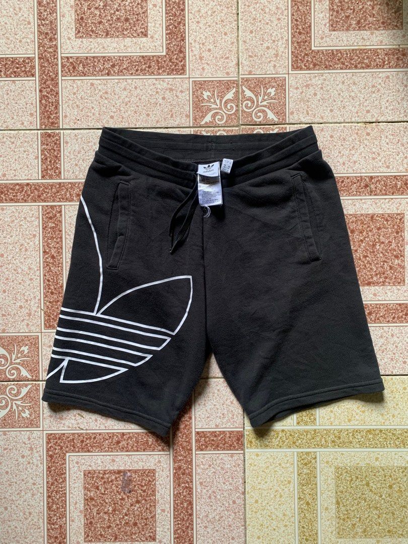 ADIDAS BIG LOGO TREFOIL (Category: Shorts) located in Barobo. Submitted by 3ftyyy1 (Listing ID 1246752801, Image 1). Description: ADIDAS TREFOIL BIGLOGO BEST FIT TO 28-30 WAISTLINE ABOVE THE KNEE NO ISSUE DM .
