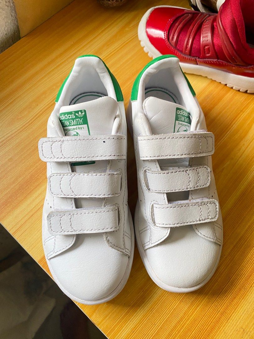 Adidas stan deals smith velcro shoes