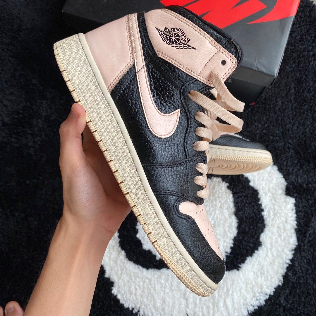 aj1 crimson tint